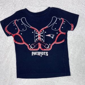 NFL New England Patriots football shoulder pads short sleeve tee 2t